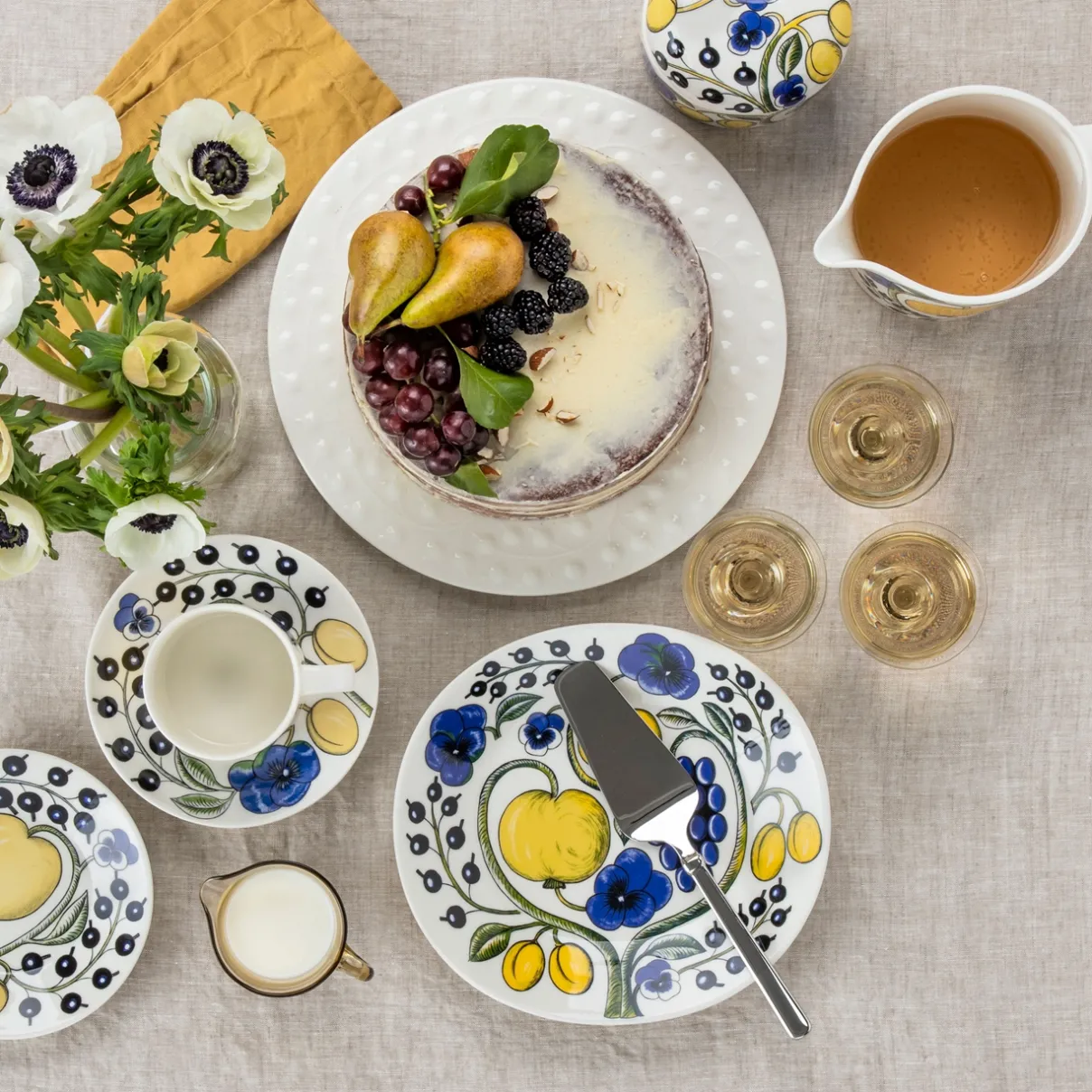 IITTALA Tarjoiluastiat|Kaatimet Ja Karahvit-Kaadin 1l Sininen