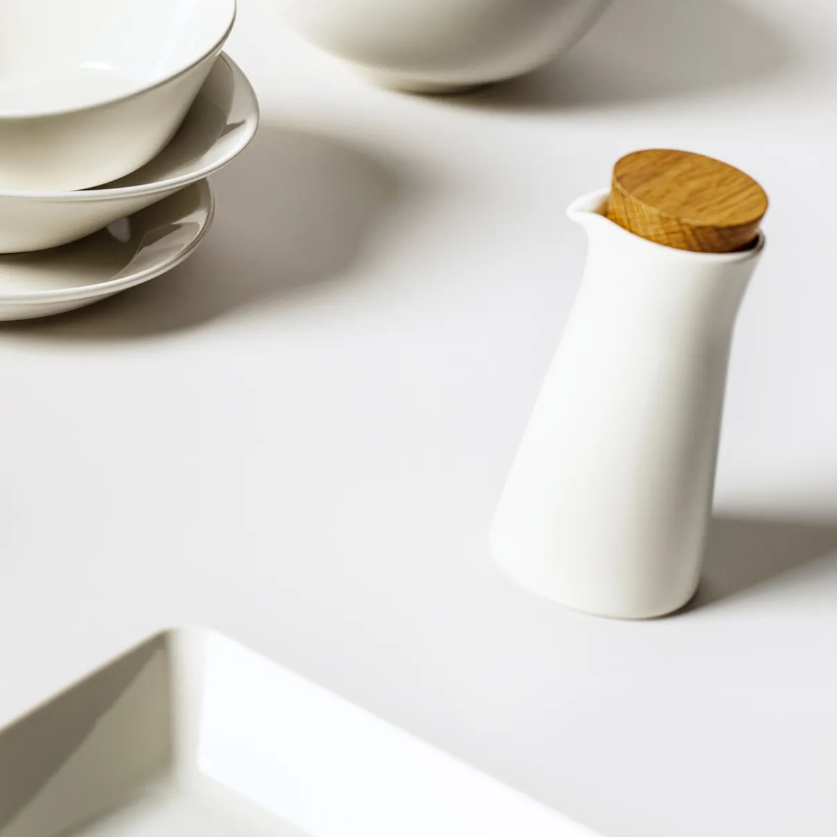 IITTALA Tarjoiluastiat|Kaatimet Ja Karahvit-Kaadin 0,2l kannella valkoinen