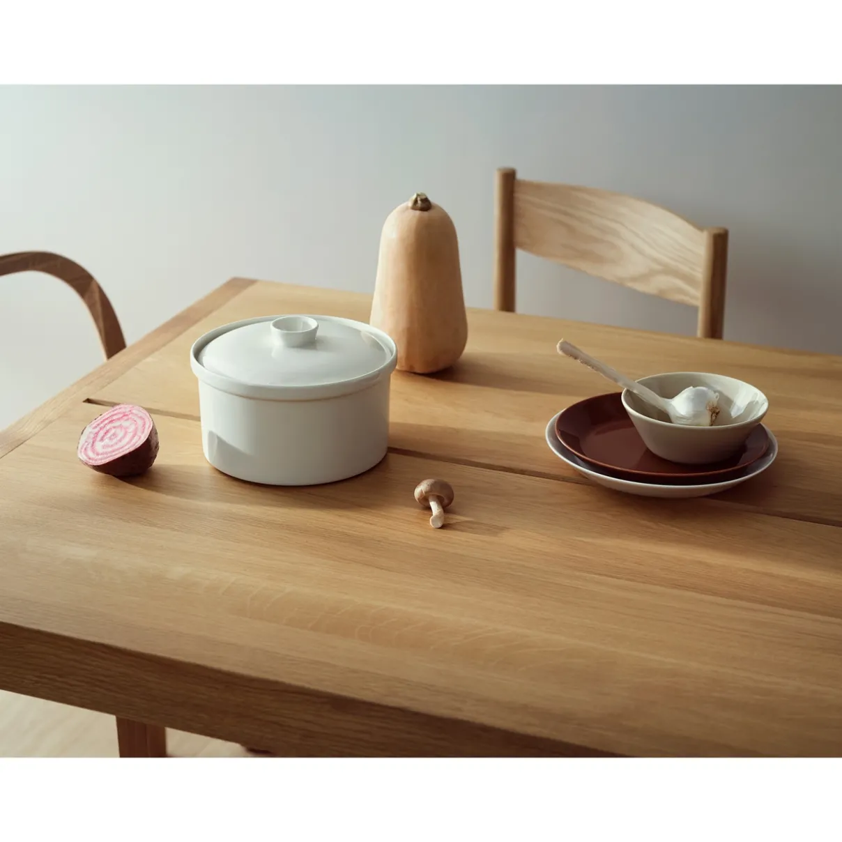 IITTALA Uunivuoat Ja Padat|Kattilat Ja Kasarit-Kannellinen pata 2,3L Valkoinen