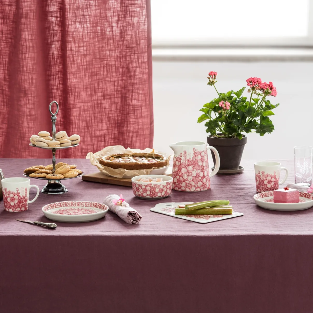 IITTALA Tarjoiluastiat|Kaatimet Ja Karahvit-Kannu 1l