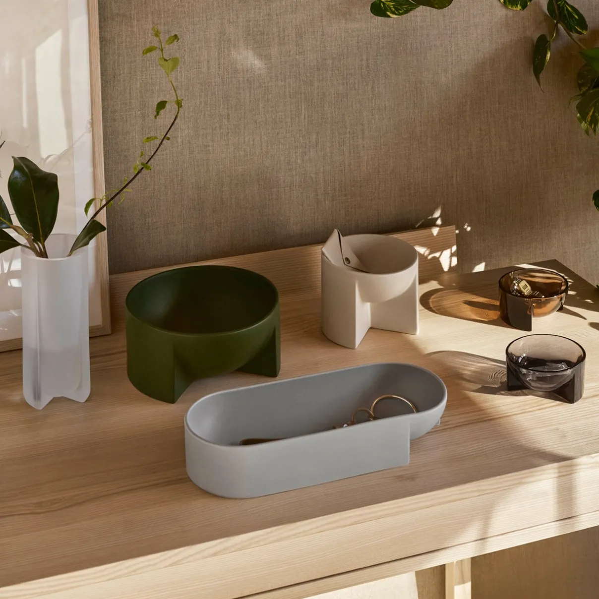 IITTALA Sisustuskulhot Ja -Tarjottimet|Piensisustus-Keraaminen kulho 370x75mm vaaleanharmaa