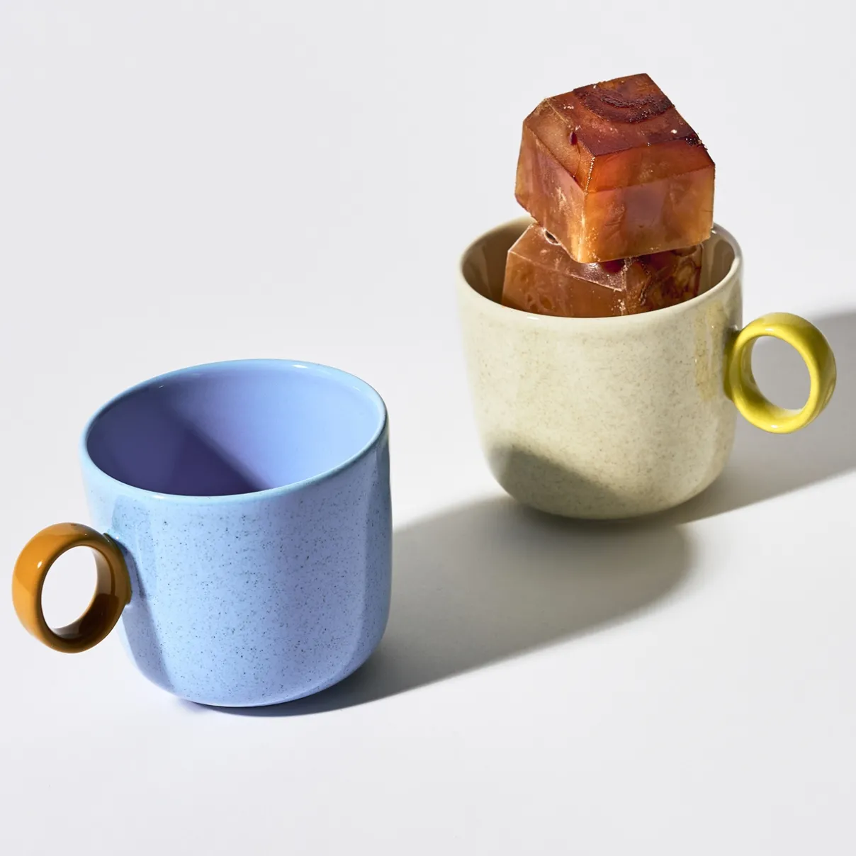 IITTALA Mukit Ja Kupit-Muki 0,35l pilkullinen norsunluu-oliivi
