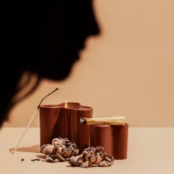 IITTALA Alvar Aalto -Kokoelma|Kynttilät-Tuoksukynttilä 11cm tuli